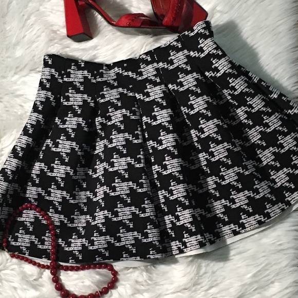 🛍Connection 18 Mini Skirt🛍 - Picture 3 of 3